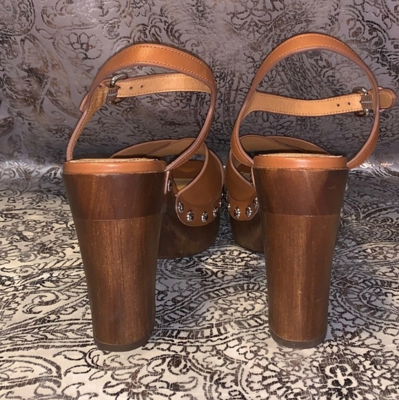 ‼️New Listing ‼️Coach Platforms - Picture 8 of 8